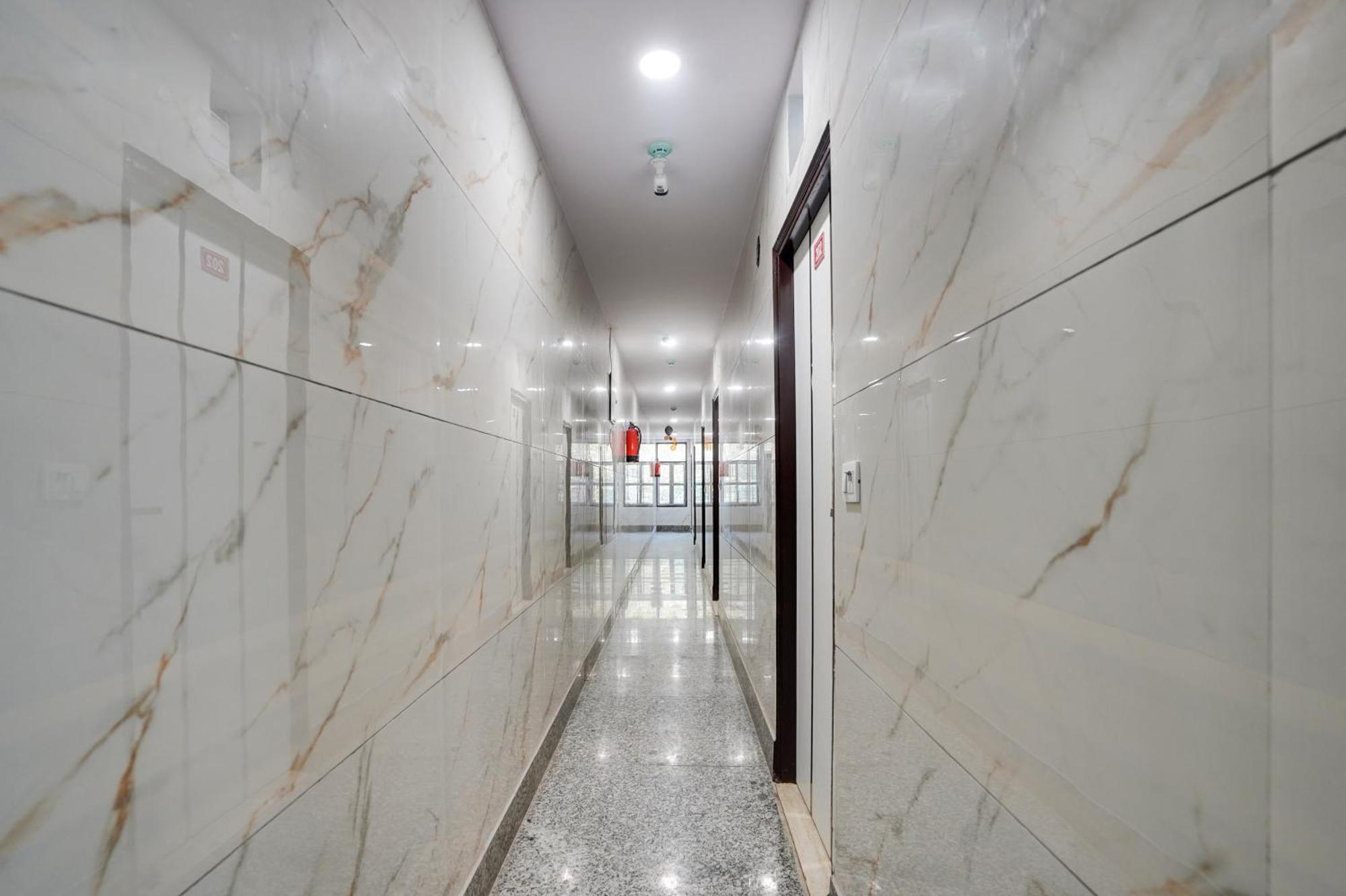 Hotel O Gold Star 4*